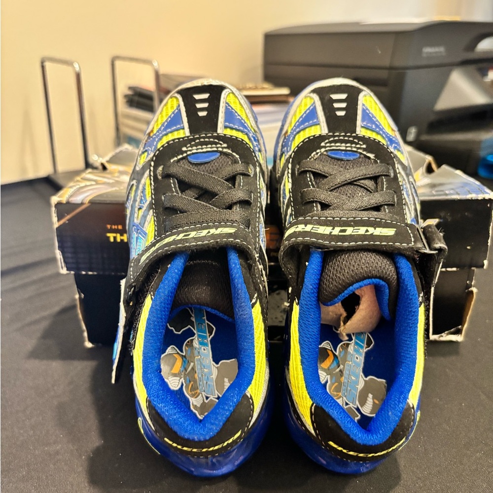 Skechers Mega Flex Black/Blue/Lime Pistonz boys sneakers (discolored glue marks) - Picture 2 of 7